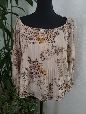 Aritzia Wilfred Cream Floral Pleated Peasant Blouse